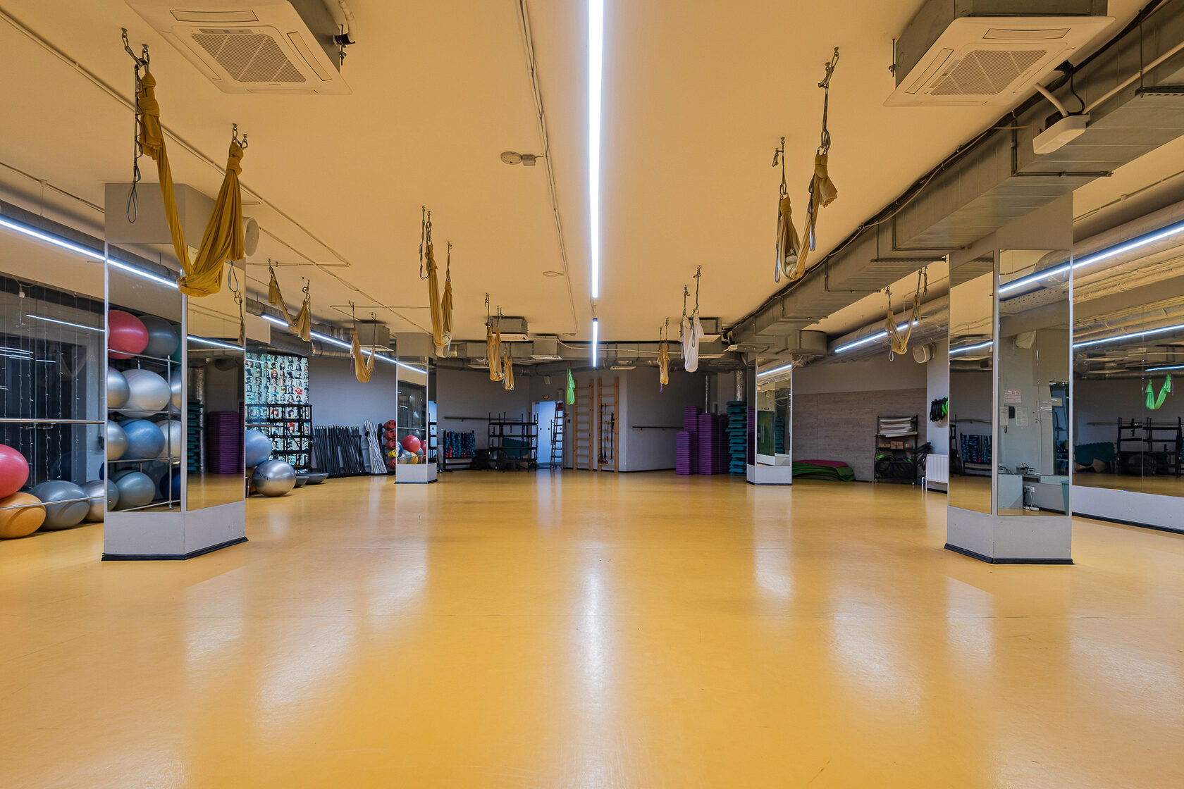 TRX и аэройога в гамаках на Парнасе